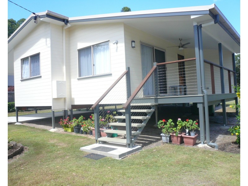 17 Natone Tce, Macleay Island QLD 4184