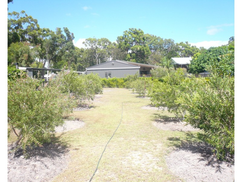 17 Natone Tce, Macleay Island QLD 4184