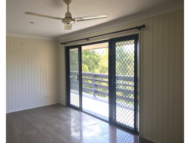 8 Timothy St, Macleay Island QLD 4184