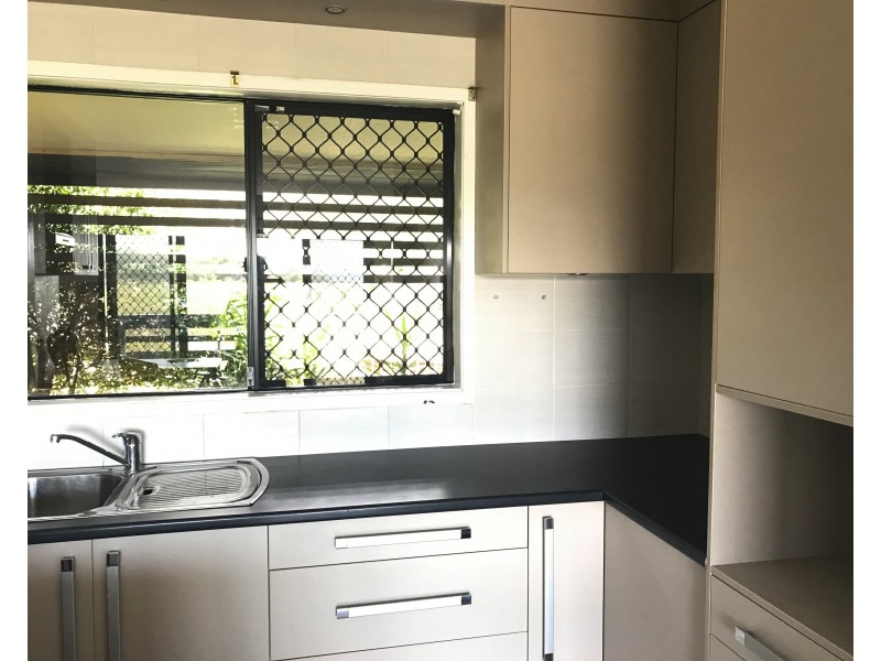 8 Timothy St, Macleay Island QLD 4184