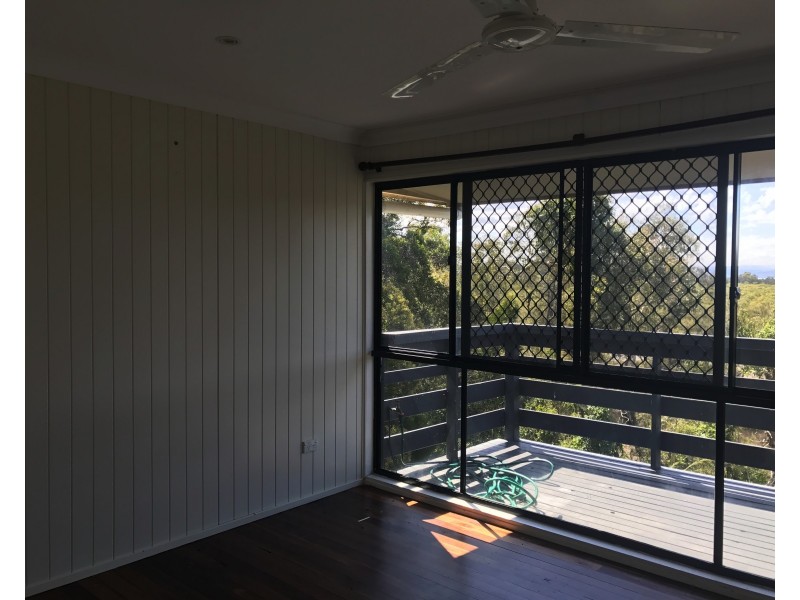 8 Timothy St, Macleay Island QLD 4184