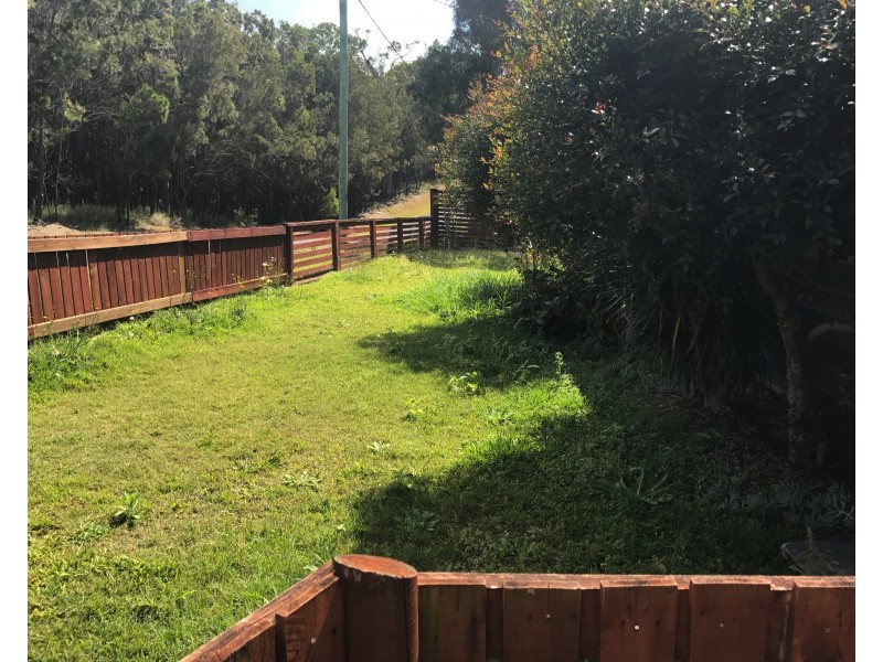 8 Timothy St, Macleay Island QLD 4184