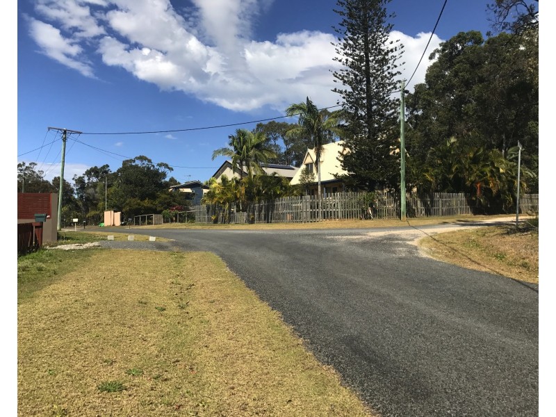 8 Timothy St, Macleay Island QLD 4184