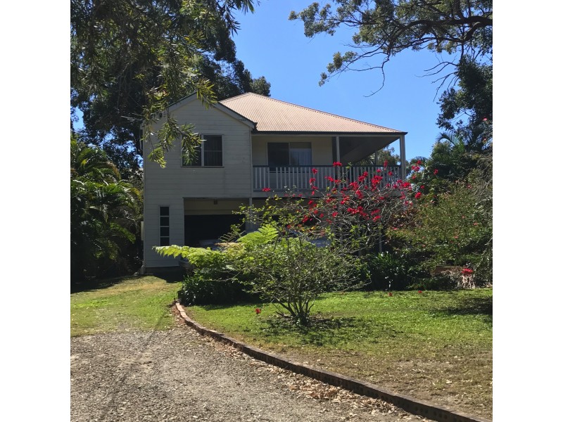 33 Orion St, Macleay Island QLD 4184