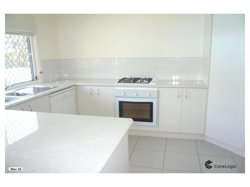 2 Morwong St, Macleay Island QLD 4184