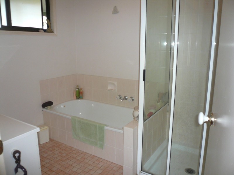 101 Beelong St, Macleay Island QLD 4184