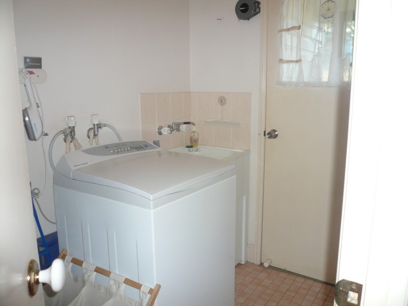 101 Beelong St, Macleay Island QLD 4184