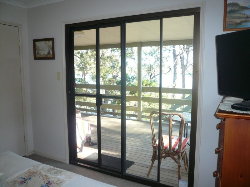 101 Beelong St, Macleay Island QLD 4184