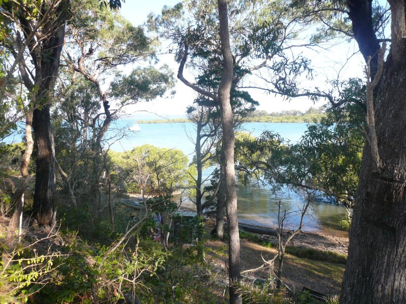 101 Beelong St, Macleay Island QLD 4184