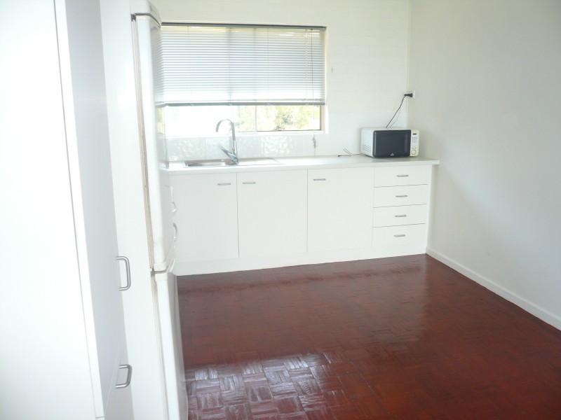 70 Western Rd, Macleay Island QLD 4184