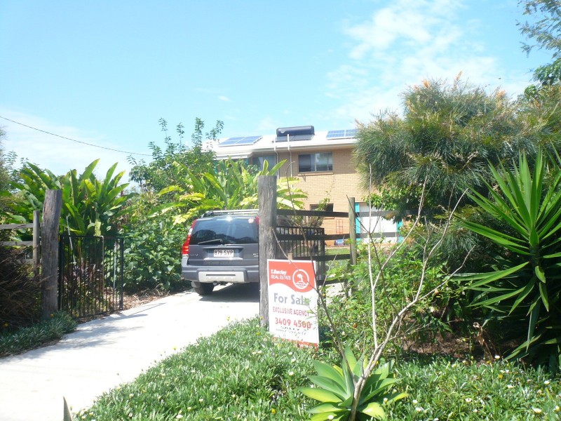 70 Western Rd, Macleay Island QLD 4184