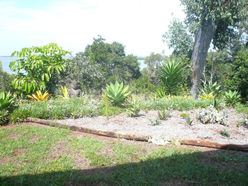 70 Western Rd, Macleay Island QLD 4184