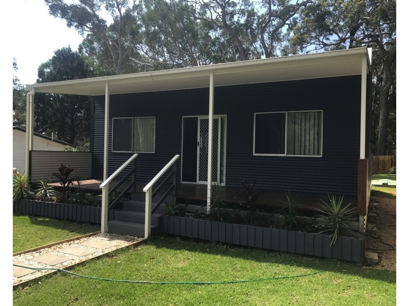 11 Barramundi St, Macleay Island QLD 4184