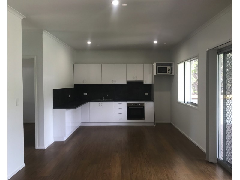 11 Barramundi St, Macleay Island QLD 4184