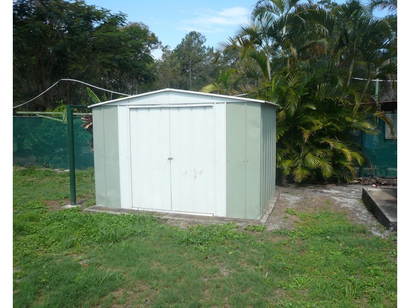 8 William Street, Macleay Island QLD 4184