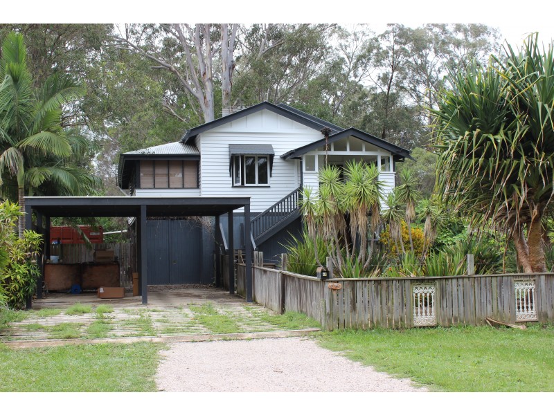 24 Citron St, Macleay Island QLD 4184