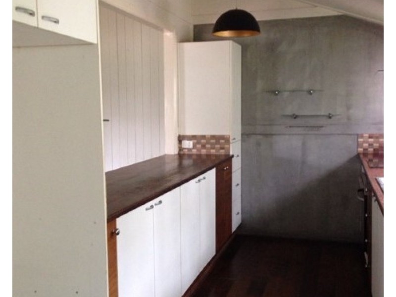 24 Citron St, Macleay Island QLD 4184