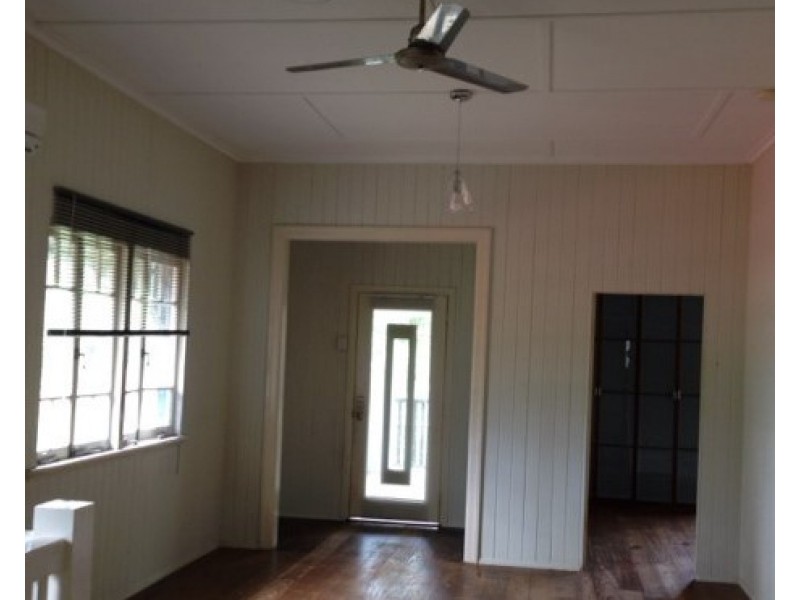 24 Citron St, Macleay Island QLD 4184