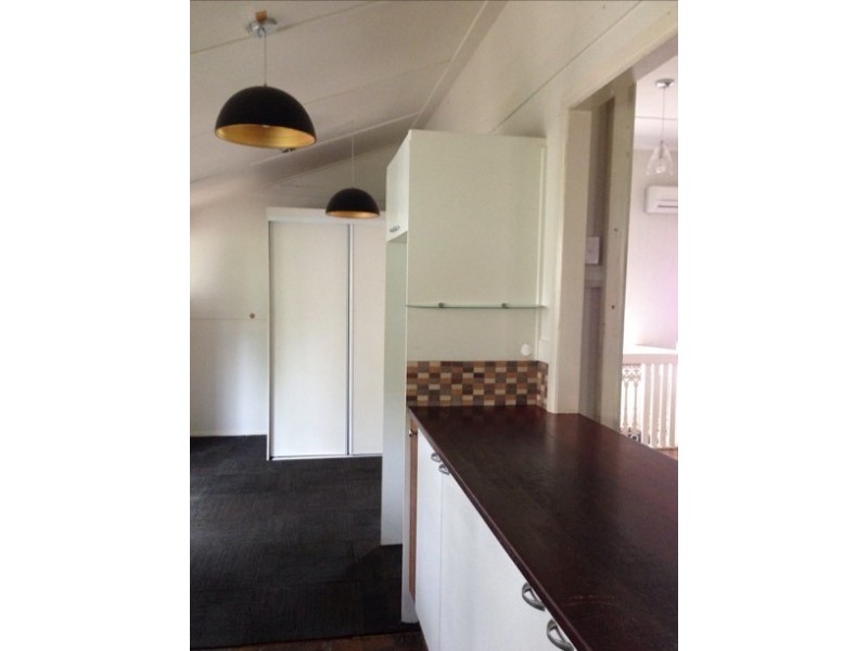 24 Citron St, Macleay Island QLD 4184