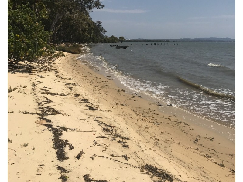 71 Coast Rd, Macleay Island QLD 4184