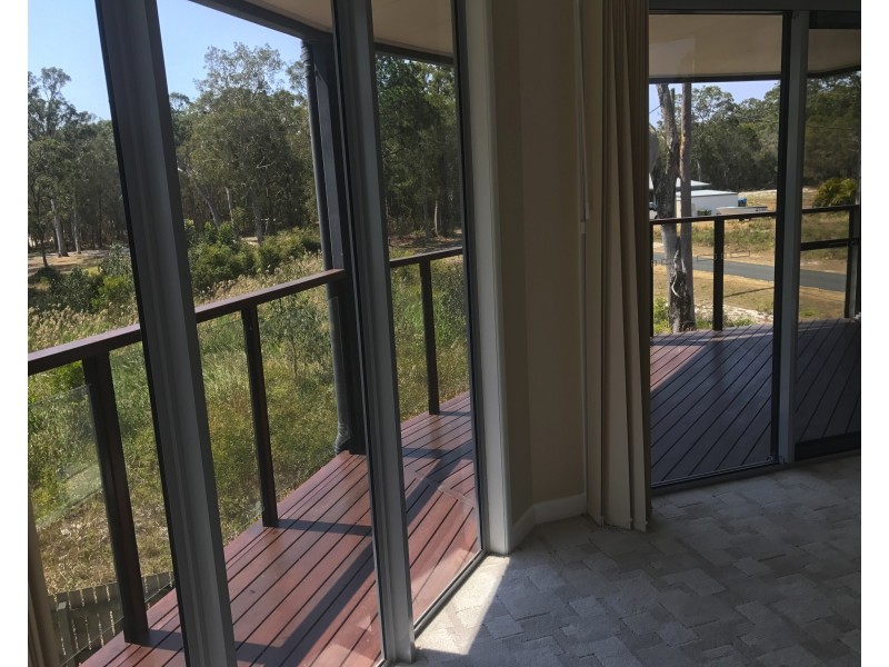 71 Coast Rd, Macleay Island QLD 4184
