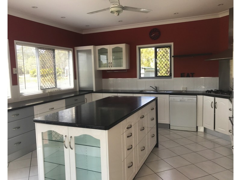 71 Coast Rd, Macleay Island QLD 4184