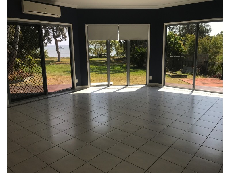 71 Coast Rd, Macleay Island QLD 4184