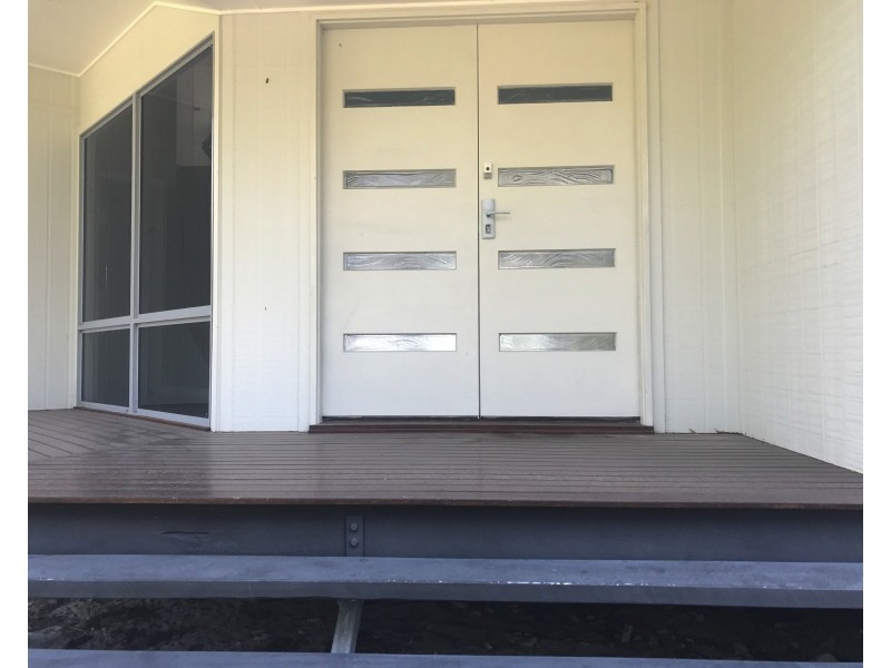 71 Coast Rd, Macleay Island QLD 4184