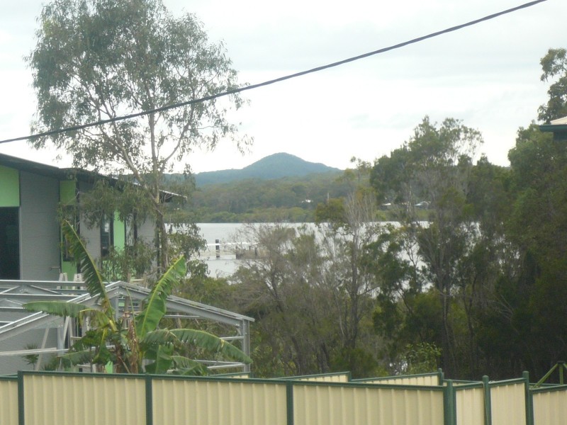 10 Camena Street, Macleay Island QLD 4184