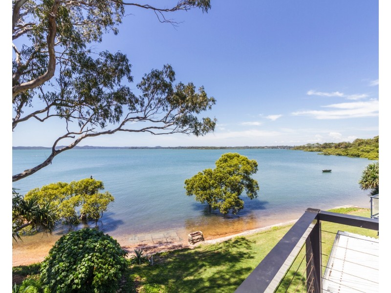 4 Coorong St, Macleay Island QLD 4184