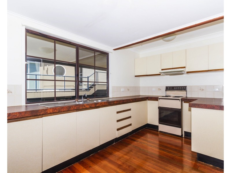 4 Coorong St, Macleay Island QLD 4184