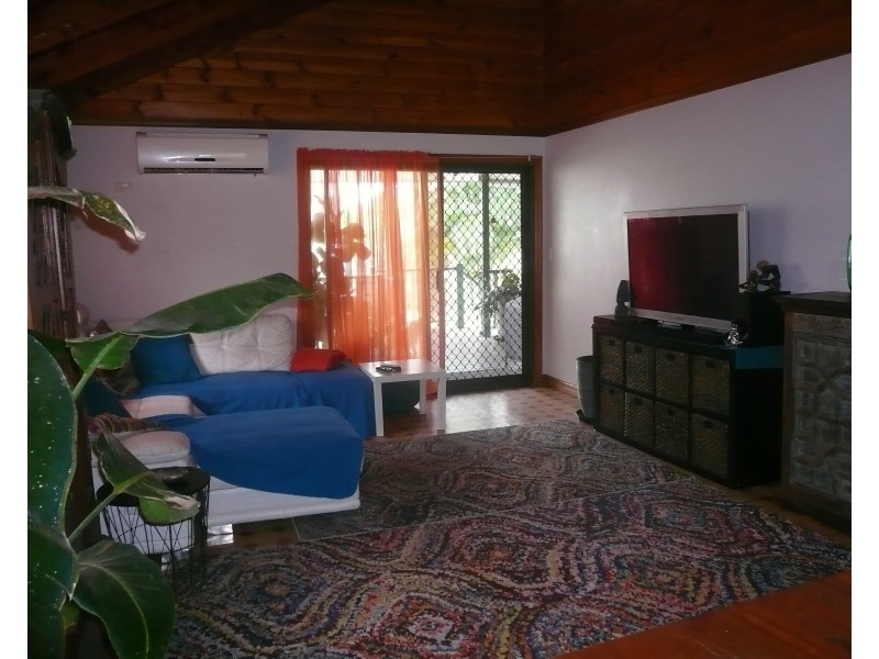 9 Attunga St, Macleay Island QLD 4184
