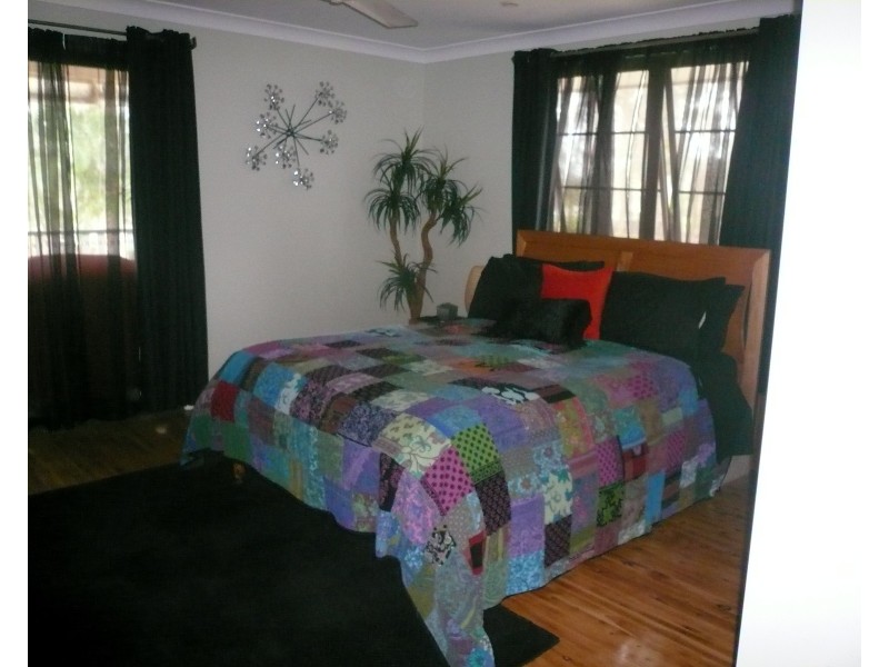 9 Attunga St, Macleay Island QLD 4184
