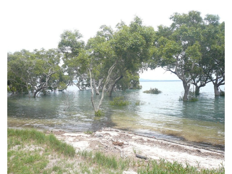 9 Attunga St, Macleay Island QLD 4184