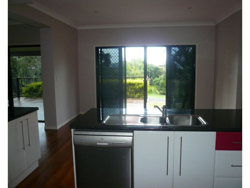15 Mawarra Street, Macleay Island QLD 4184