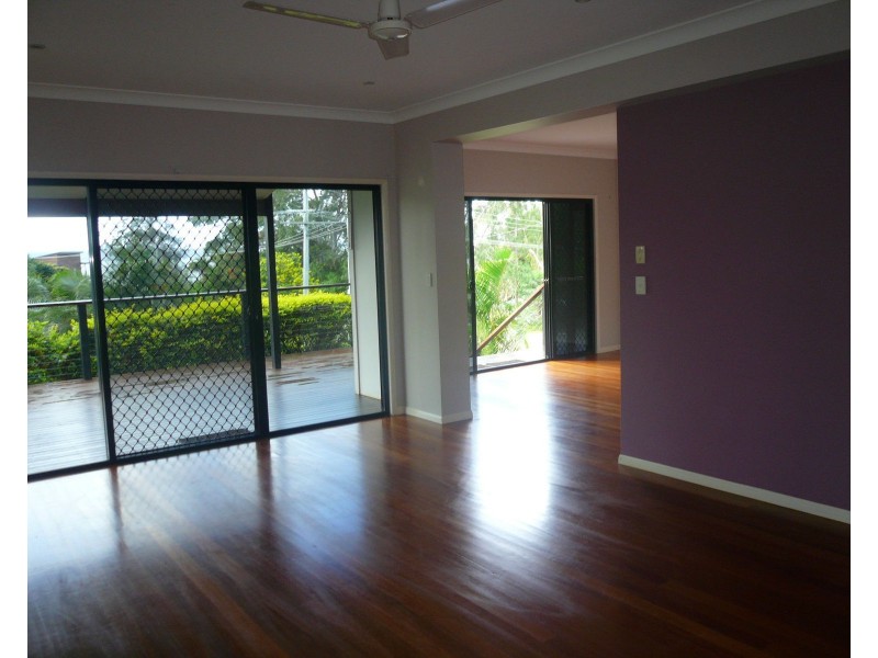 15 Mawarra Street, Macleay Island QLD 4184