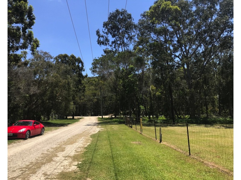 6-8 Weeroona Avenue, Macleay Island QLD 4184