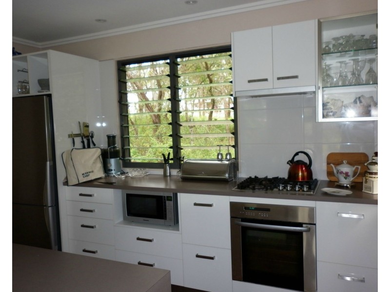 155 Lucas Drive, Lamb Island QLD 4184