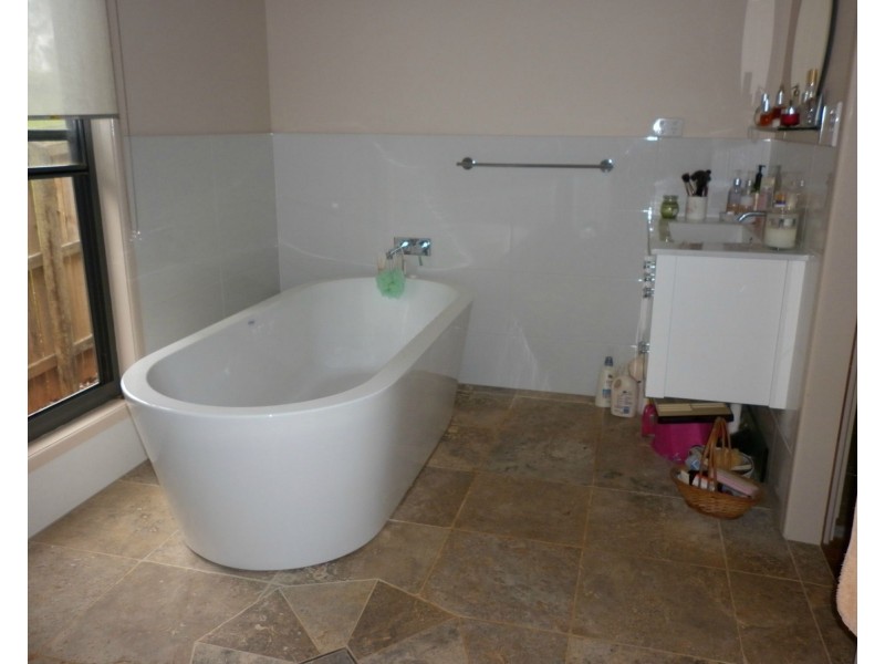 155 Lucas Drive, Lamb Island QLD 4184