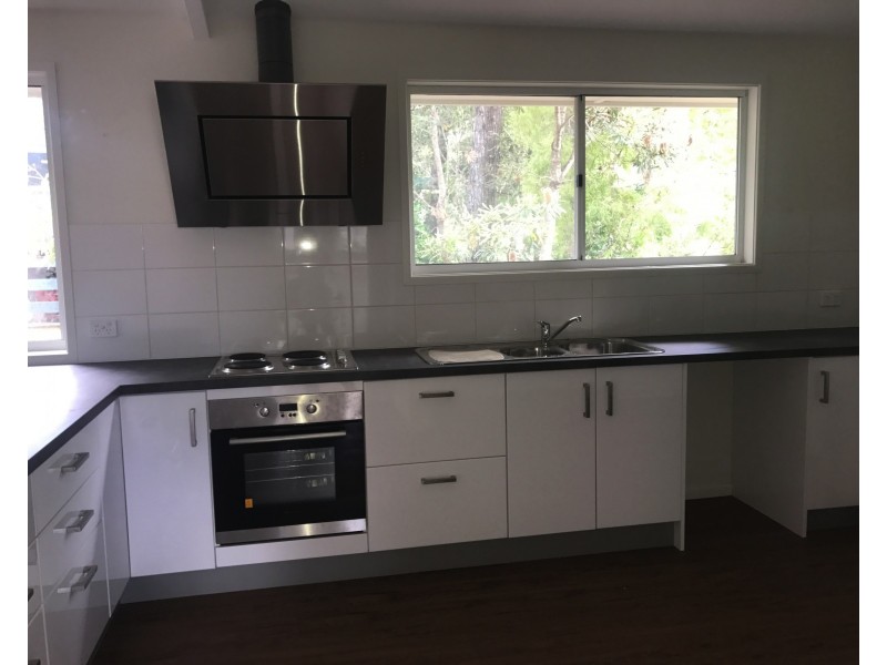 193 High Central Rd, Macleay Island QLD 4184