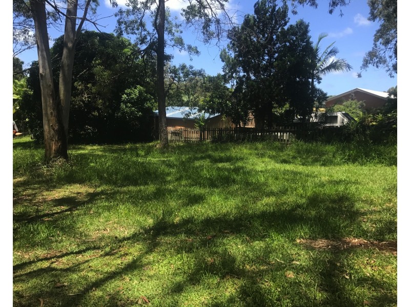 109 Western Rd, Macleay Island QLD 4184