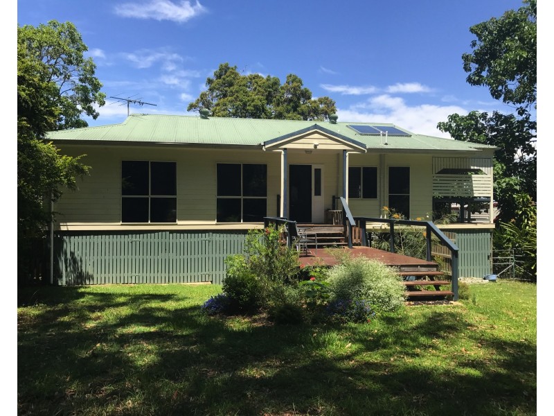 37 Coondooroopa Dr, Macleay Island QLD 4184
