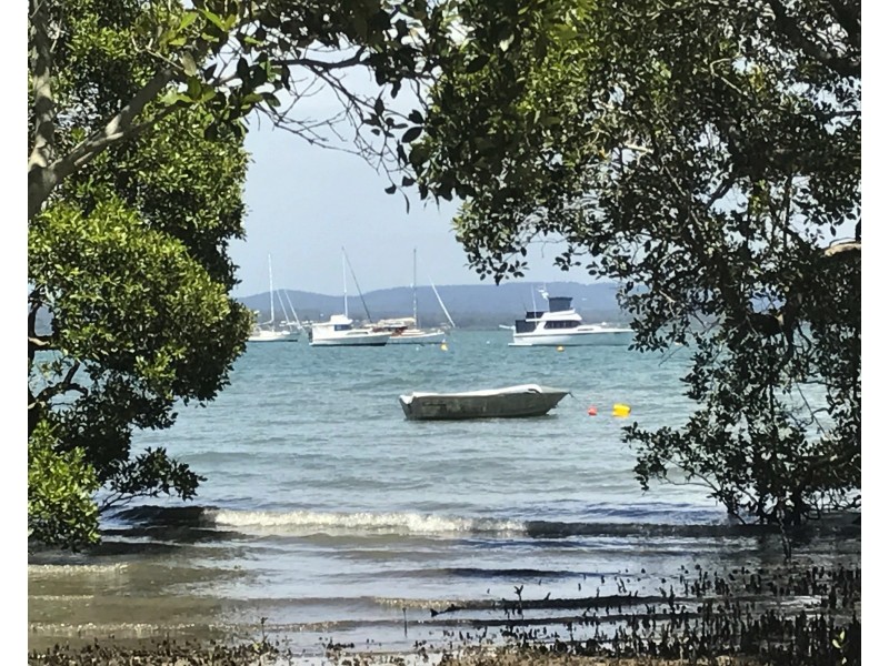 37 Coondooroopa Dr, Macleay Island QLD 4184