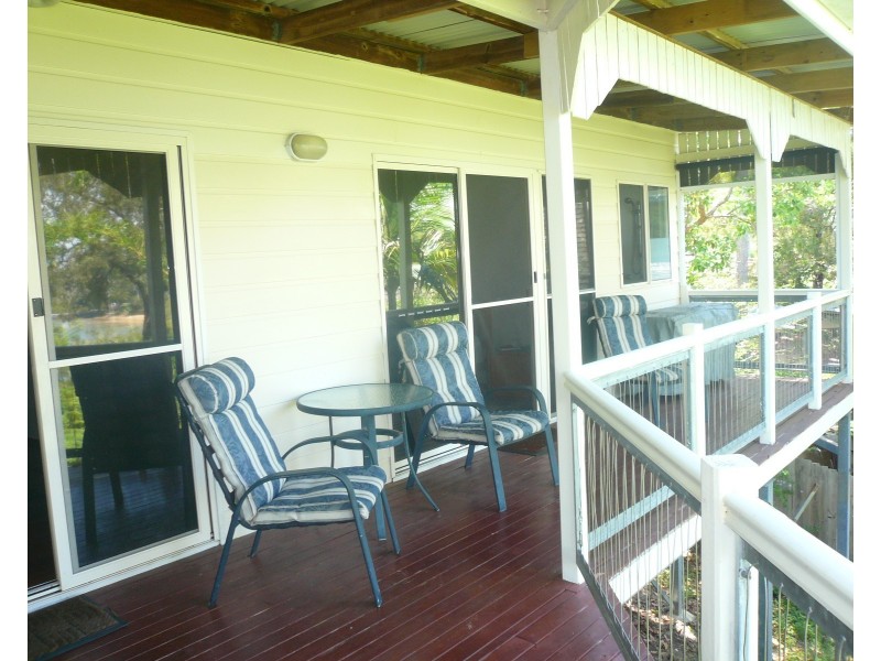 37 Coondooroopa Dr, Macleay Island QLD 4184
