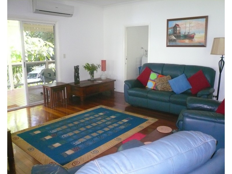 37 Coondooroopa Dr, Macleay Island QLD 4184