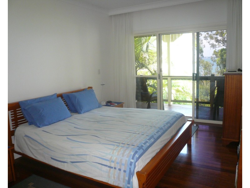 37 Coondooroopa Dr, Macleay Island QLD 4184