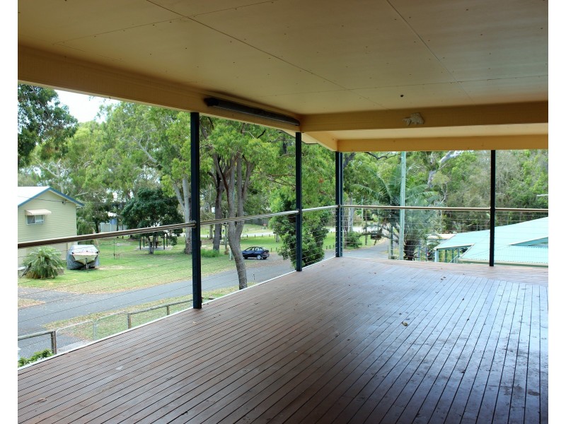 14a Whiting St, Macleay Island QLD 4184