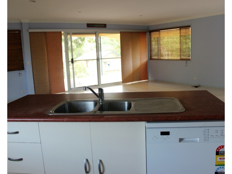 14a Whiting St, Macleay Island QLD 4184