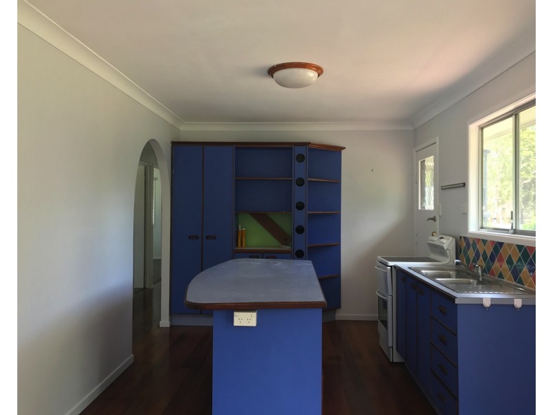 3 Oomool Street, Macleay Island QLD 4184