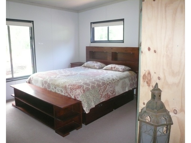 17 Frenchem Tce, Macleay Island QLD 4184